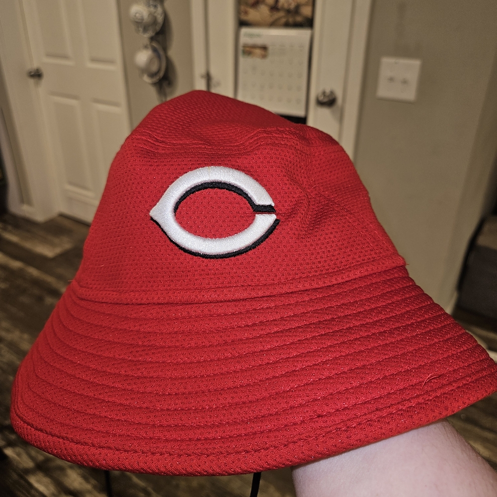 New Era Cincinatti Reds Bucket Hat